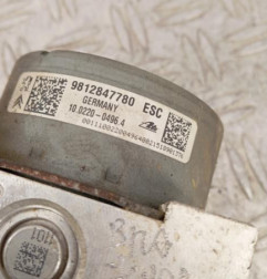 Bloc ABS (freins anti-blocage) PEUGEOT 208 1 Photo n°4