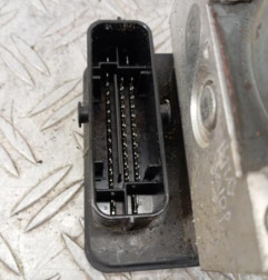 Bloc ABS (freins anti-blocage) PEUGEOT 208 1 Photo n°5