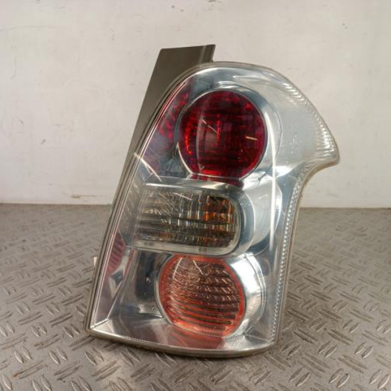 Feu arriere principal droit (feux) TOYOTA COROLLA VERSO 2