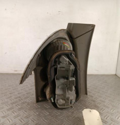 Feu arriere principal droit (feux) TOYOTA COROLLA VERSO 2