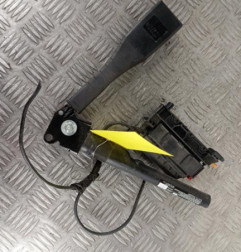 Attache ceinture avant droit OPEL CORSA D Photo n°1