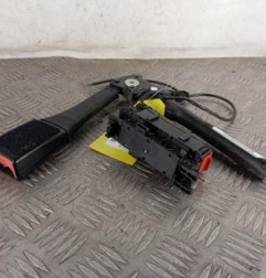 Attache ceinture avant droit OPEL CORSA D