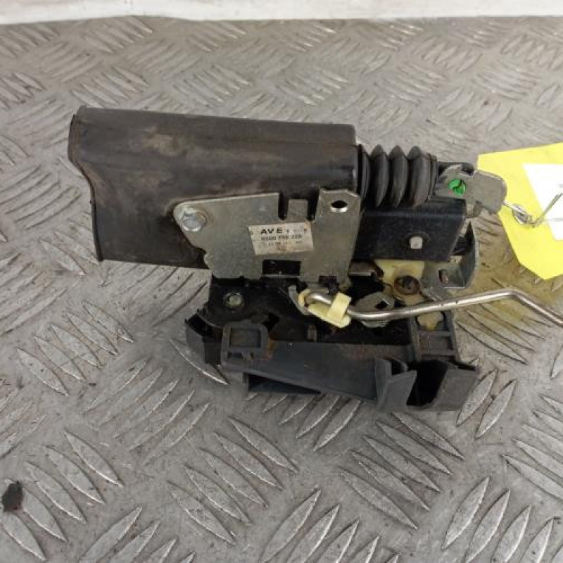 Serrure avant gauche DACIA SANDERO 1