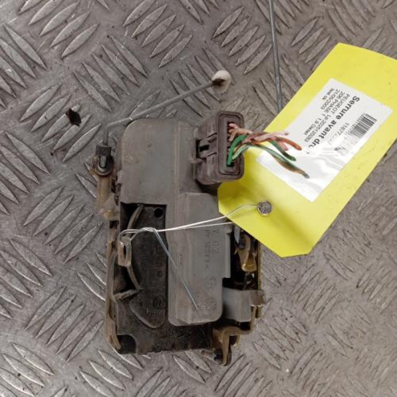 Serrure avant droit PEUGEOT 206