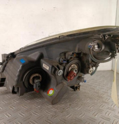 Optique avant principal droit (feux)(phare) TOYOTA COROLLA VERSO 2