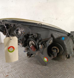 Optique avant principal gauche (feux)(phare) TOYOTA COROLLA VERSO 2