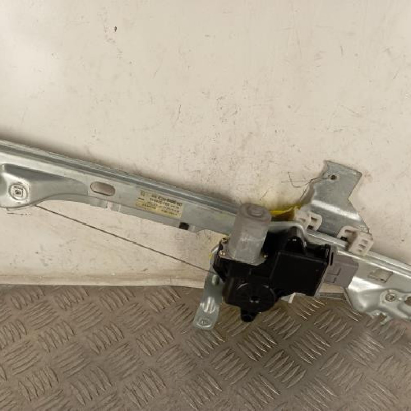 Leve vitre electrique arriere droit PEUGEOT 3008 1