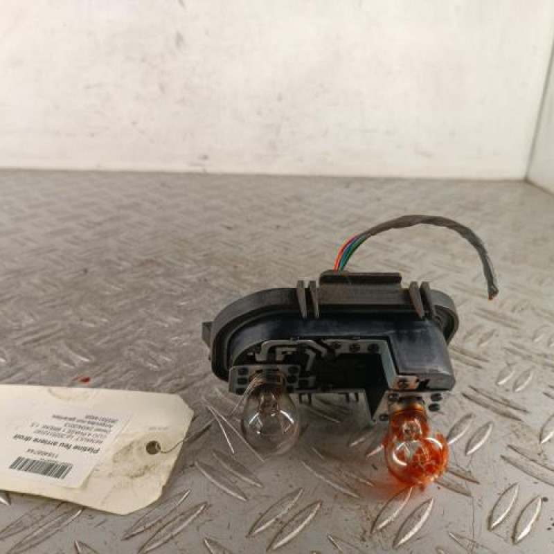 Platine feu arriere droit RENAULT CLIO 4