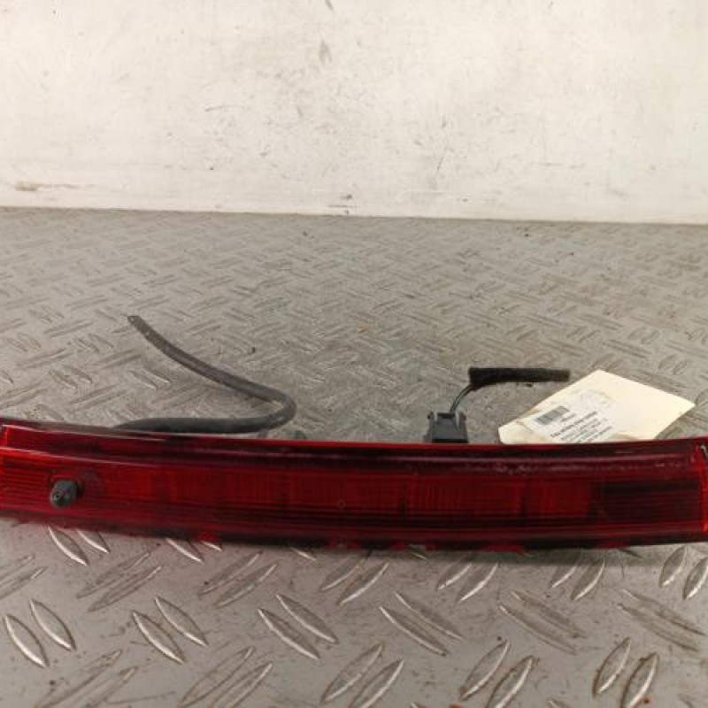 Feu arriere stop central RENAULT CLIO 4 Feu arriere stop central RENAULT CLIO 4