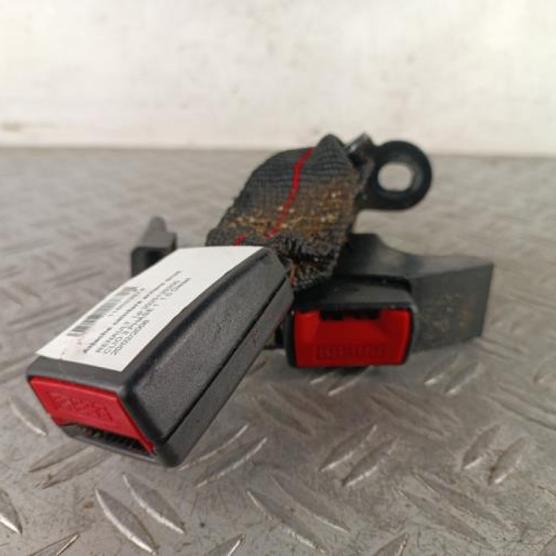 Attache ceinture arriere droit RENAULT CLIO 3