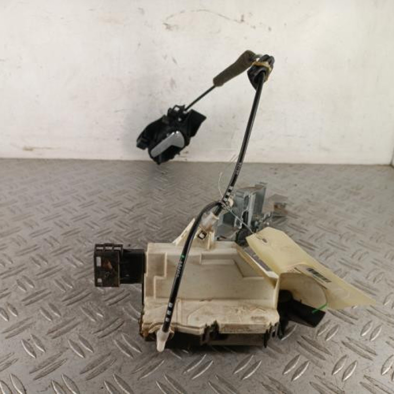 Serrure avant gauche PEUGEOT 308 1 SW