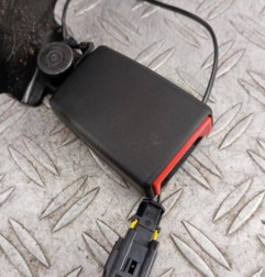 Attache ceinture arriere gauche FIAT 500X