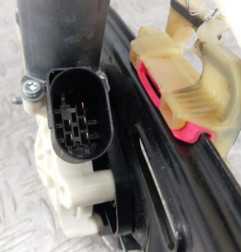 Leve vitre electrique arriere gauche BMW X6 F16 Photo n°3