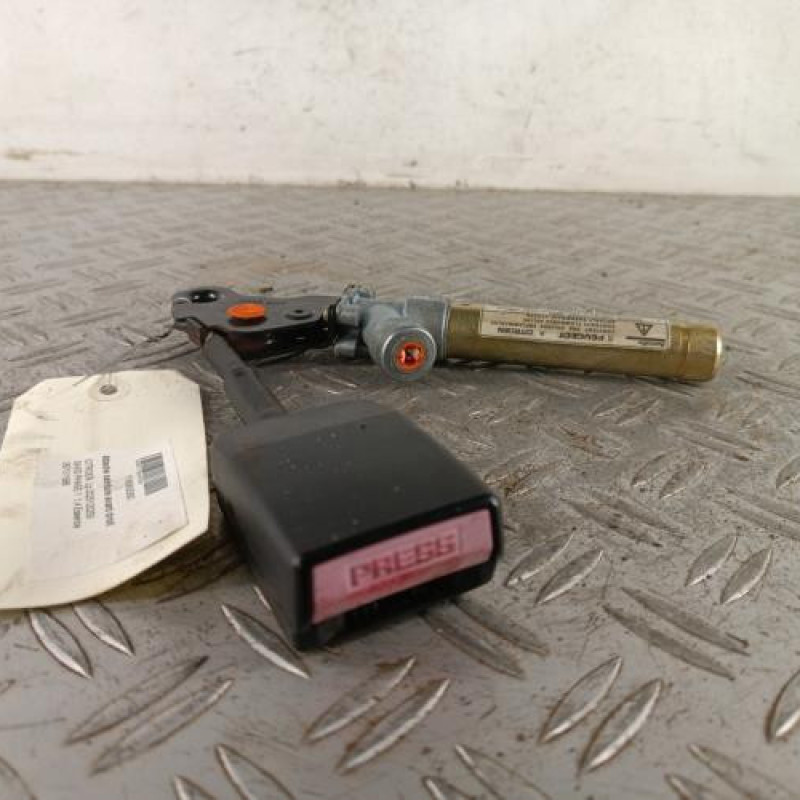 Attache ceinture avant droit CITROEN SAXO