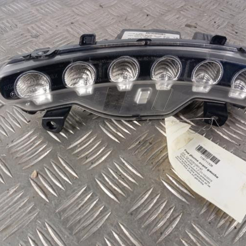 Feu diurne avant gauche DS DS3