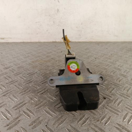 Serrure de hayon FORD FOCUS 2