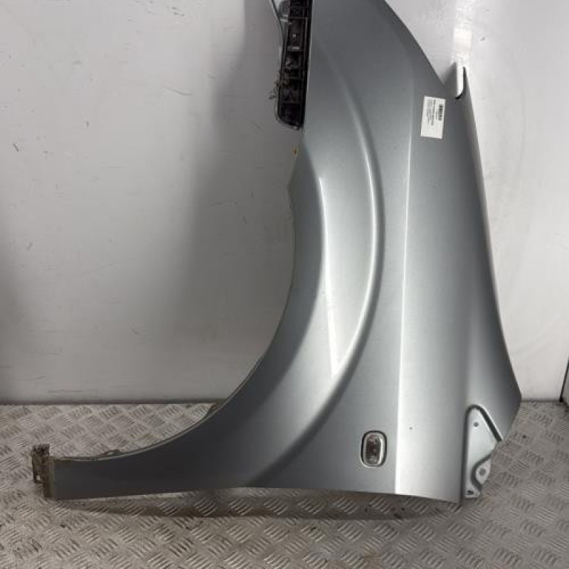 Aile avant gauche TOYOTA COROLLA VERSO 2 Aile avant gauche TOYOTA COROLLA VERSO 2