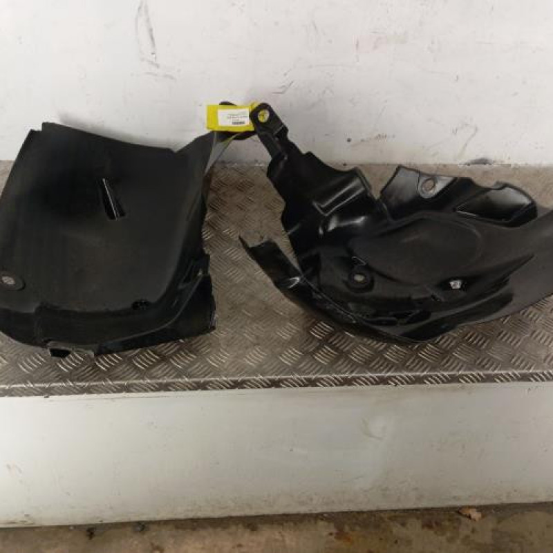 Pare boue avant droit RENAULT CLIO 4