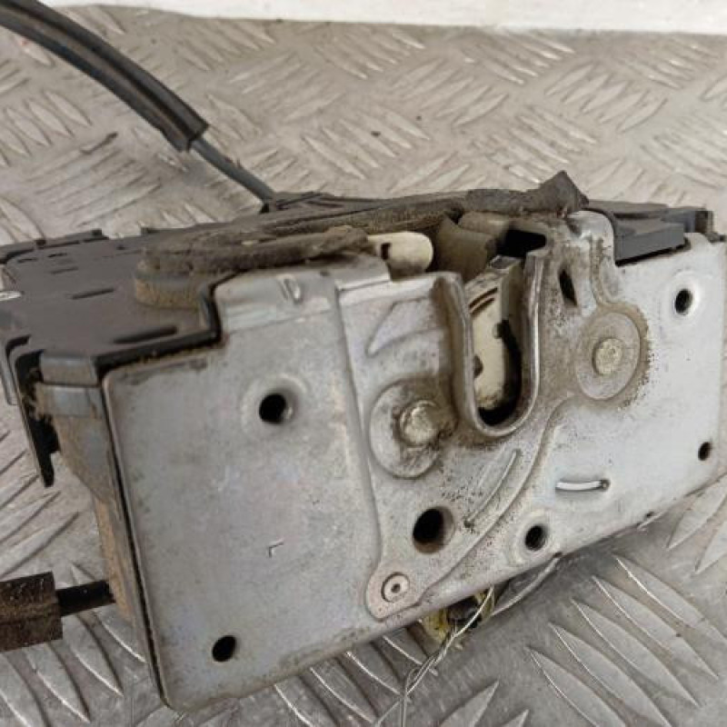 Serrure avant gauche PEUGEOT BOXER 3 Serrure avant gauche PEUGEOT BOXER 3