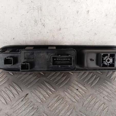 Interrupteur de leve vitre avant gauche PEUGEOT 3008 1