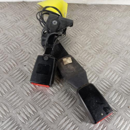 Attache ceinture arriere droit PEUGEOT 3008 1