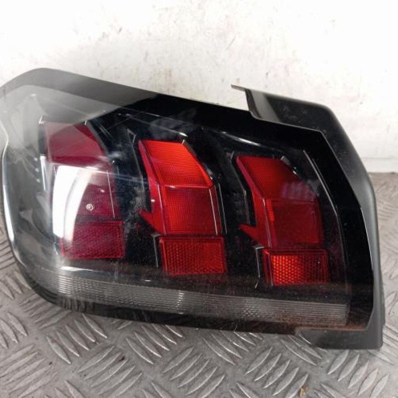 Feu arriere principal gauche (feux) PEUGEOT 208 2 Feu arriere principal gauche (feux) PEUGEOT 208 2