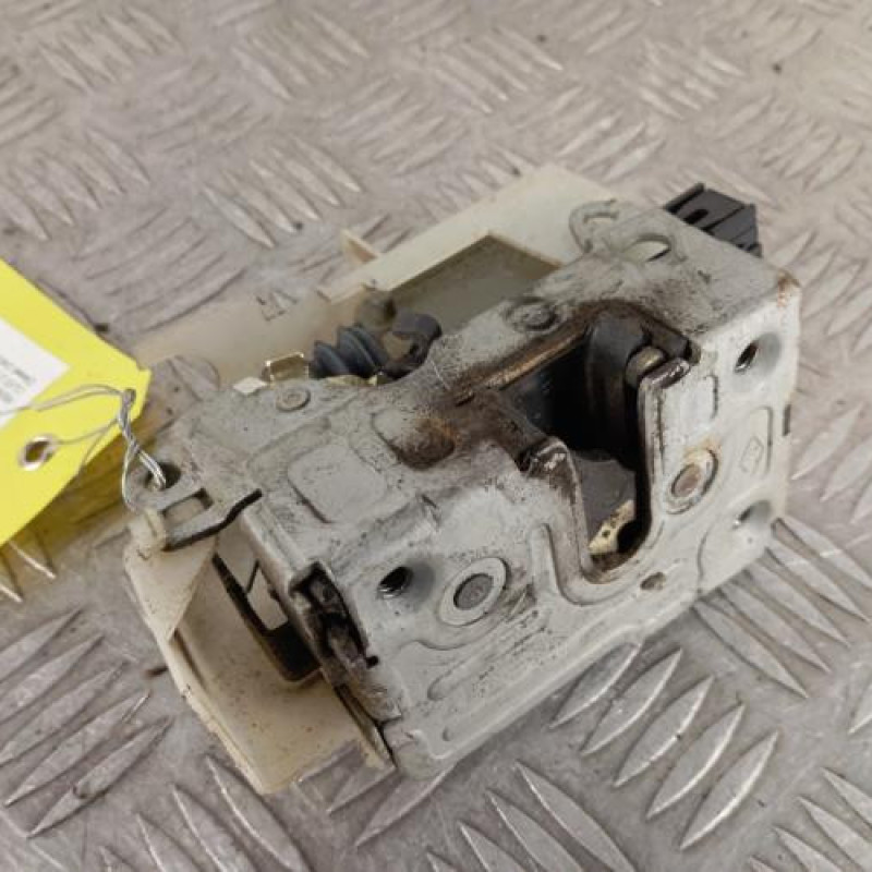 Serrure arriere gauche RENAULT CLIO 2 CAMPUS