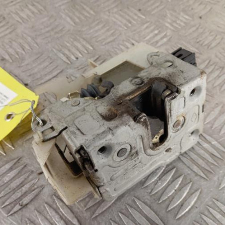 Serrure arriere gauche RENAULT CLIO 2 CAMPUS Photo n°1