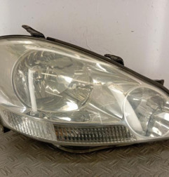 Optique avant principal droit (feux)(phare) TOYOTA AVENSIS VERSO Photo n°1