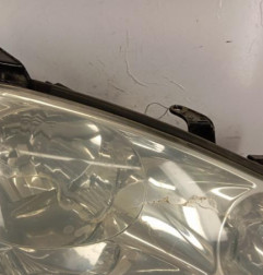 Optique avant principal droit (feux)(phare) TOYOTA AVENSIS VERSO