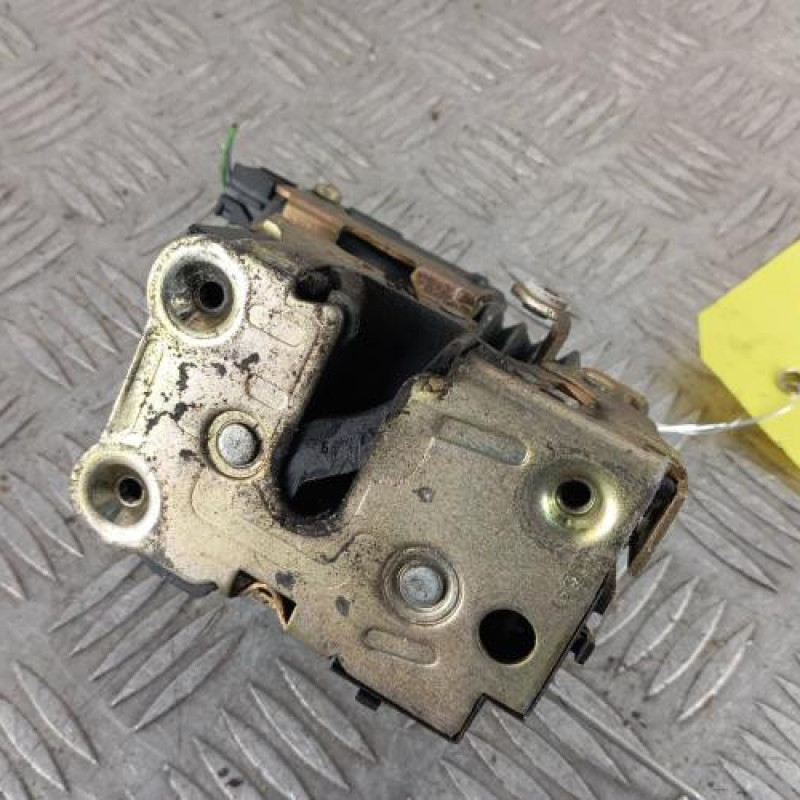 Serrure avant droit RENAULT TWINGO 1 Serrure avant droit RENAULT TWINGO 1