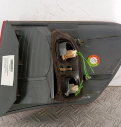 Feu arriere principal gauche (feux) TOYOTA AVENSIS VERSO Photo n°4