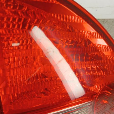 Feu arriere secondaire gauche (feux) TOYOTA AVENSIS VERSO