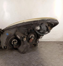 Optique avant principal droit (feux)(phare) TOYOTA COROLLA VERSO 2