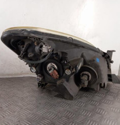 Optique avant principal gauche (feux)(phare) TOYOTA COROLLA VERSO 2