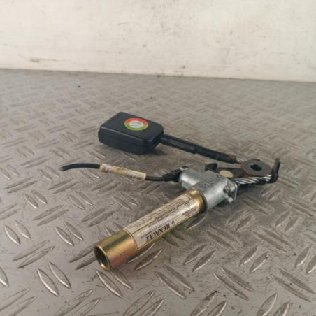 Attache ceinture avant gauche RENAULT TWINGO 1