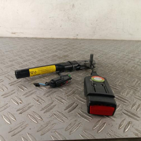 Attache ceinture avant droit RENAULT TWINGO 2