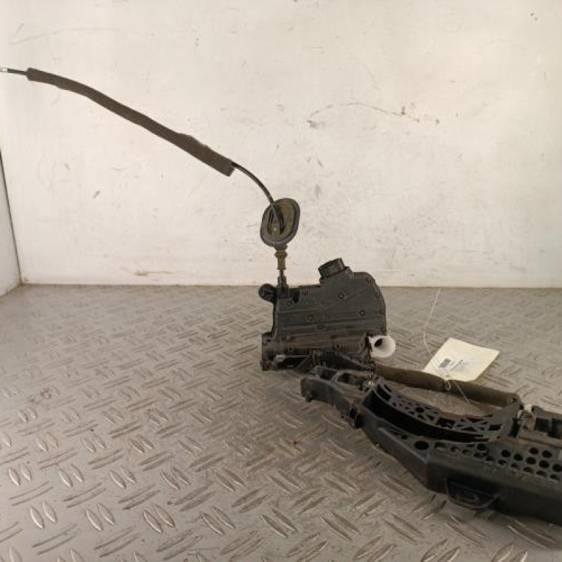 Serrure avant gauche RENAULT CLIO 4