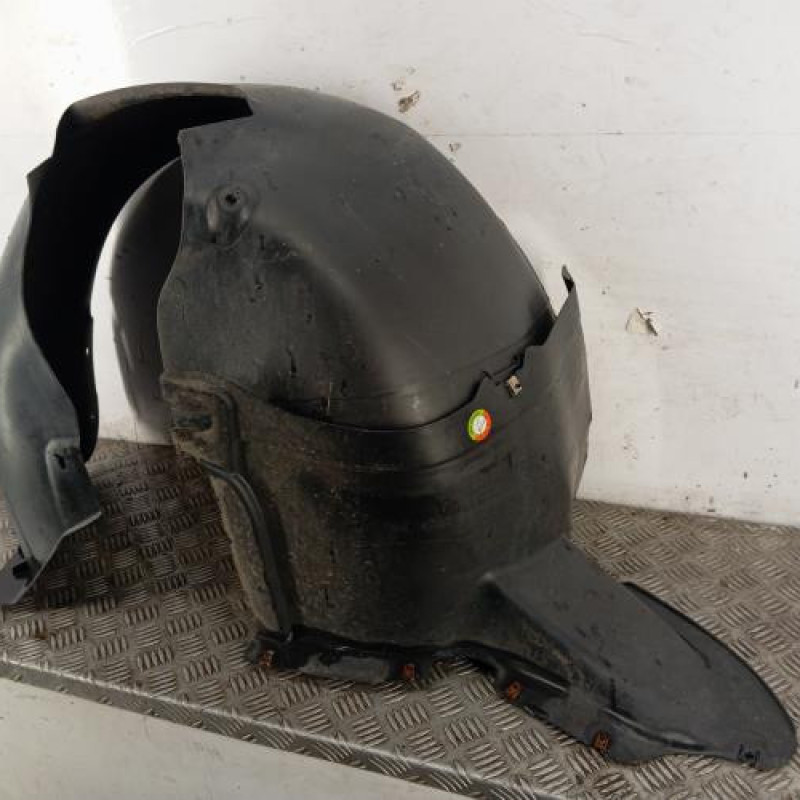 Pare boue avant gauche VOLKSWAGEN GOLF PLUS