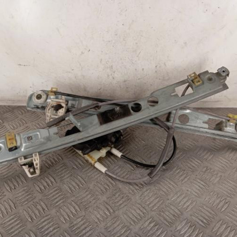 Leve vitre electrique avant droit RENAULT MEGANE 2