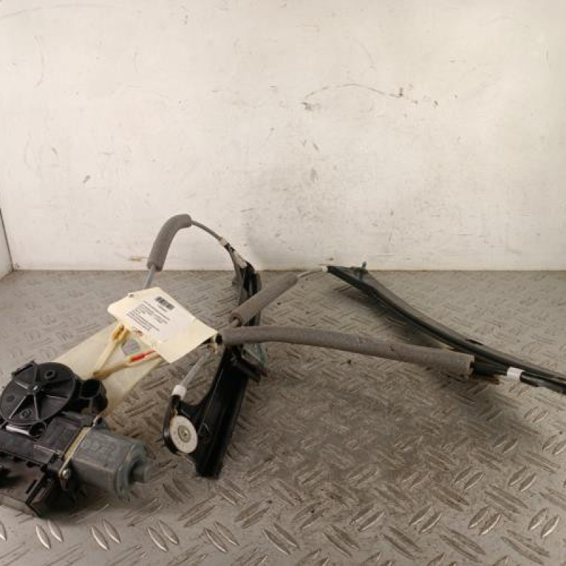 Leve vitre electrique avant gauche VOLKSWAGEN POLO 5