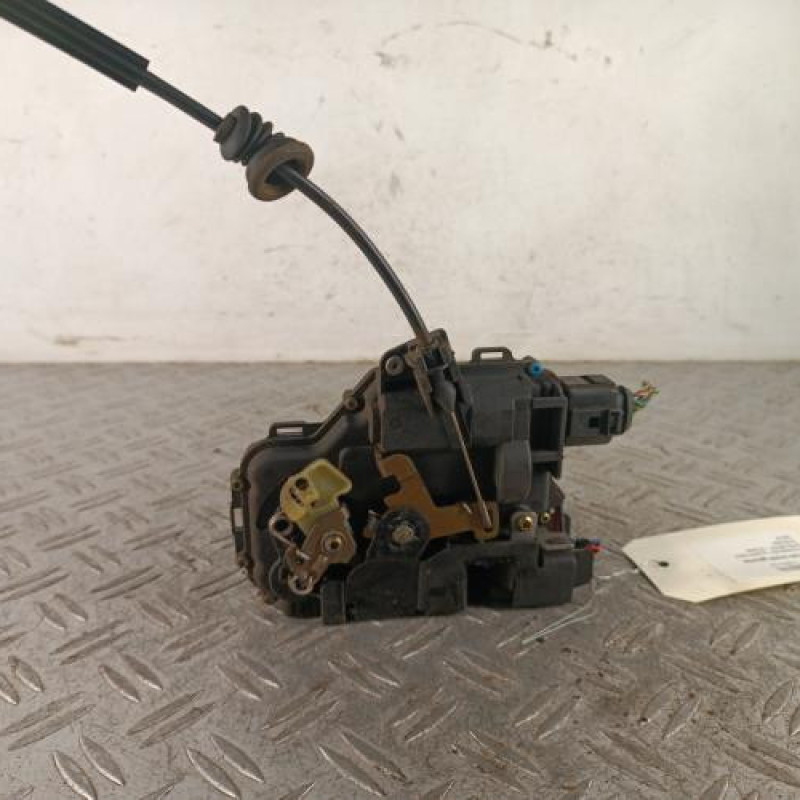Serrure avant gauche VOLKSWAGEN BORA