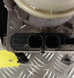 Pompe de direction DACIA SANDERO 2 Photo n°3