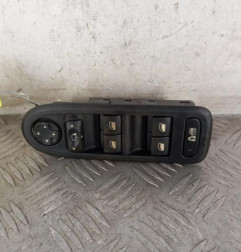 Interrupteur de leve vitre avant gauche PEUGEOT 308 1 Photo n°1