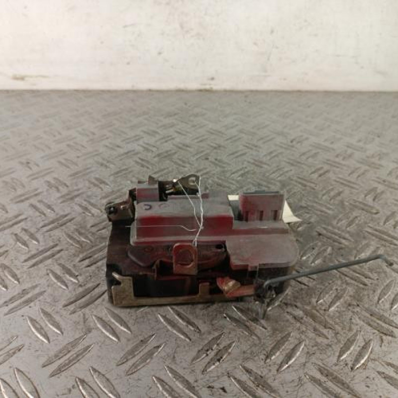 Serrure avant gauche PEUGEOT 206+ Serrure avant gauche PEUGEOT 206+