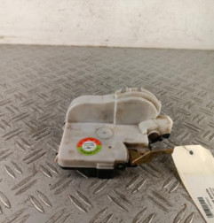 Serrure avant gauche VOLKSWAGEN POLO 3 Photo n°1