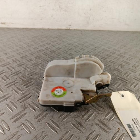 Serrure avant gauche VOLKSWAGEN POLO 3 Photo n°1