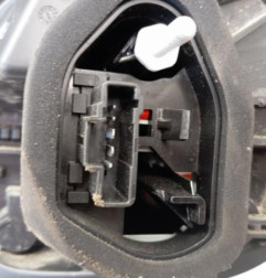 Feu arriere principal gauche (feux) PEUGEOT 208 1 Photo n°4