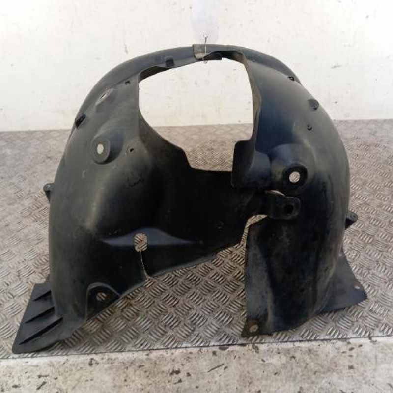 Pare boue avant gauche RENAULT CLIO 3