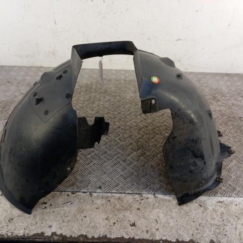 Pare boue avant gauche PEUGEOT 3008 1